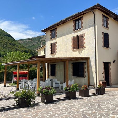 Casa Vacanze Vecchio Frantoio Residenza Leccino Spoleto Eksteriør billede